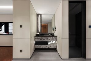 Bathroom - Intercity Hotel Qingdao Sino-Euro Sea (Qingdao)