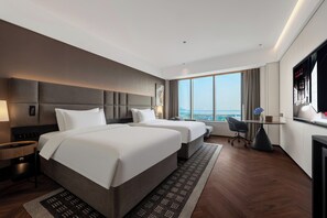 Desk, laptop workspace, iron/ironing board - Intercity Hotel Qingdao Sino-Euro Sea (Qingdao)