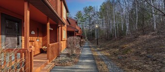 Townhome Near Gore Mtn | Covered Heated Pool + Rec Lounge | Quick Silver