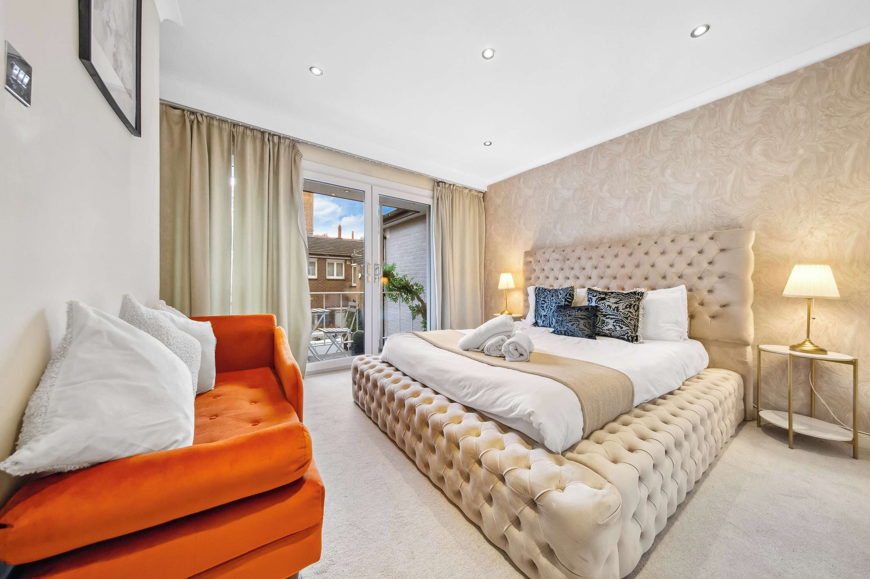 4 bedrooms, desk, iron/ironing board, WiFi