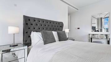 2 chambres, fer et planche à repasser, Wi-Fi, draps fournis