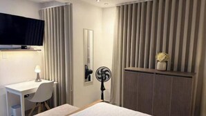 3 Schlafzimmer, Zimmersafe, Schreibtisch, Bügeleisen/Bügelbrett