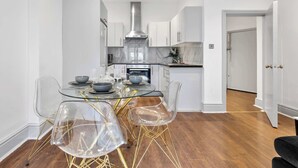 Dining - Notting Hill Neighbour - 2BR Designer Stay (Greater London)