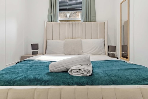 Notting Hill Neighbour - 2BR Designer Stay