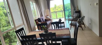 Awesome 3-bedroom apartment Kuching with AC and gym