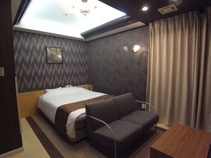 Standard Double Room | Free WiFi - HOTEL CARNEVAL (Himeji-shi)