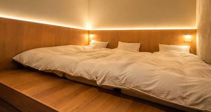 Yuya Tenjin - Hostel