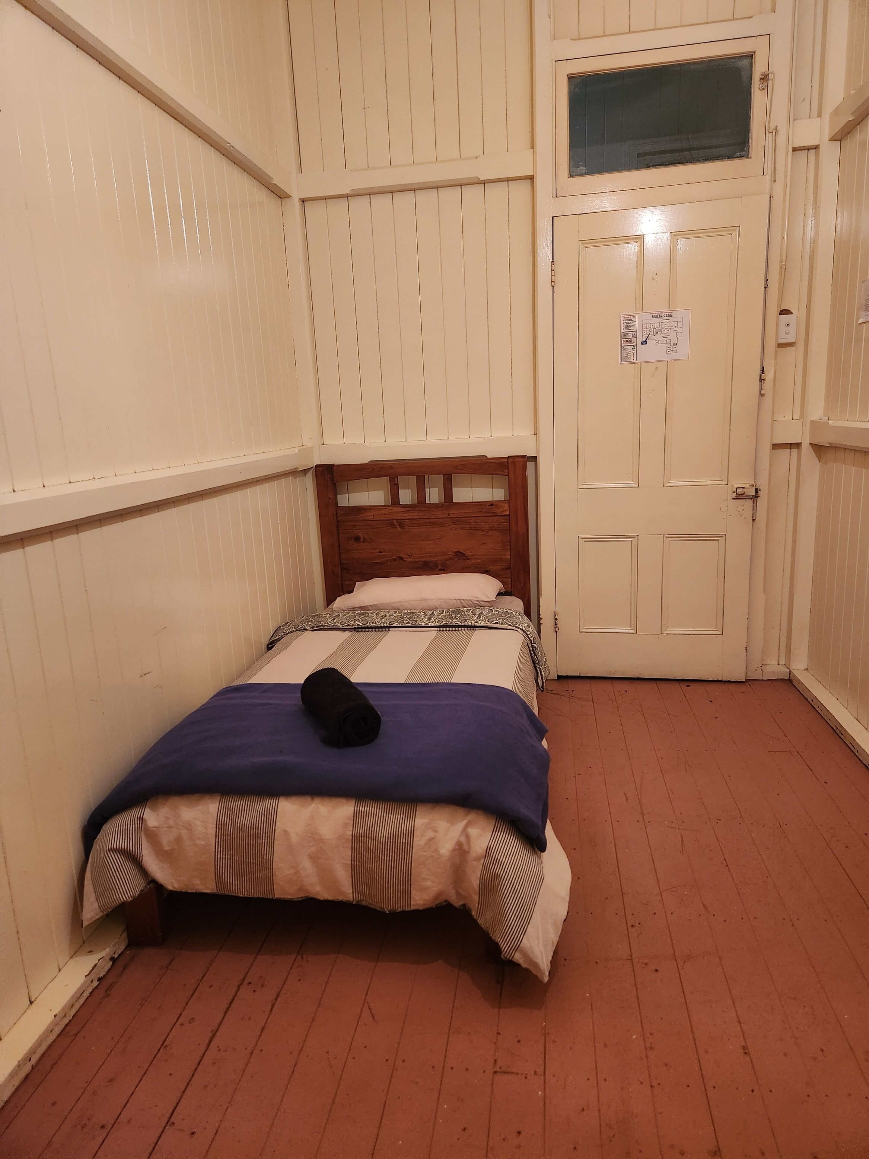 Basic Single Room | Free WiFi
