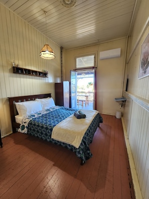 Room, 1 Queen Bed | Free WiFi - Hotel Cecil Wondai (Wondai)