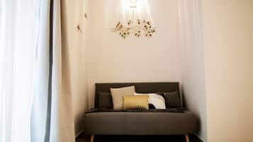 Comfort-Dreibettzimmer, Balkon | Zimmersafe, Verdunkelungsvorhänge, Bügeleisen/Bügelbrett