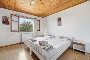 3 dormitoris, planxa i posts de planxar, wifi i roba de llit 