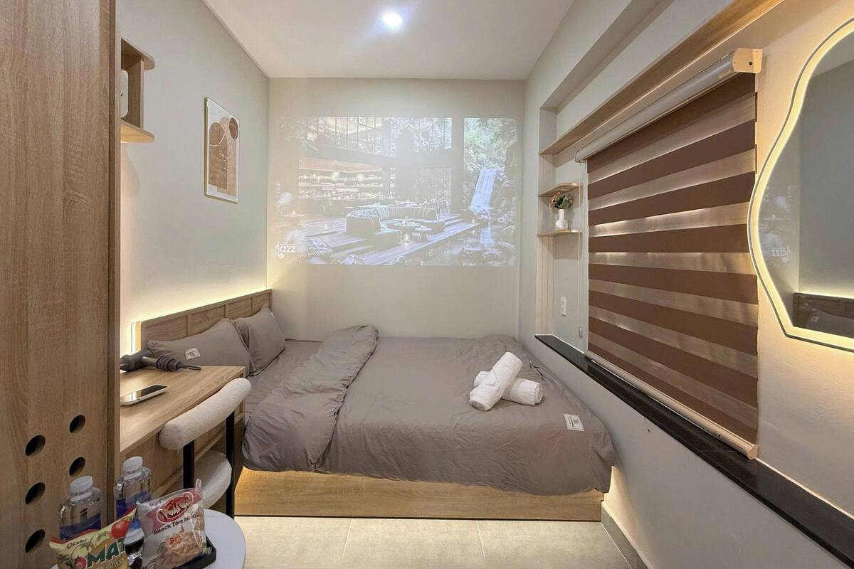 Premium Double Room Single Use, Kitchen, Ground Floor | Premium bedding, down duvets, memory-foam beds, free minibar