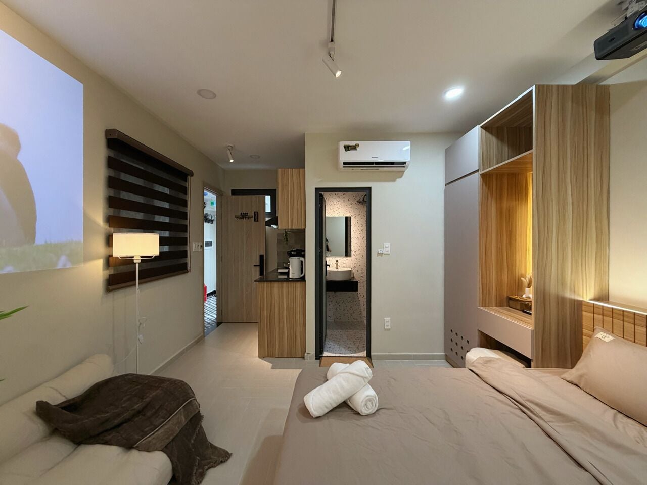 Royal tweepersoonskamer, voor 1 persoon, keuken, in toren | Luxe beddengoed, donsdekens, bedden met traagschuimmatrassen