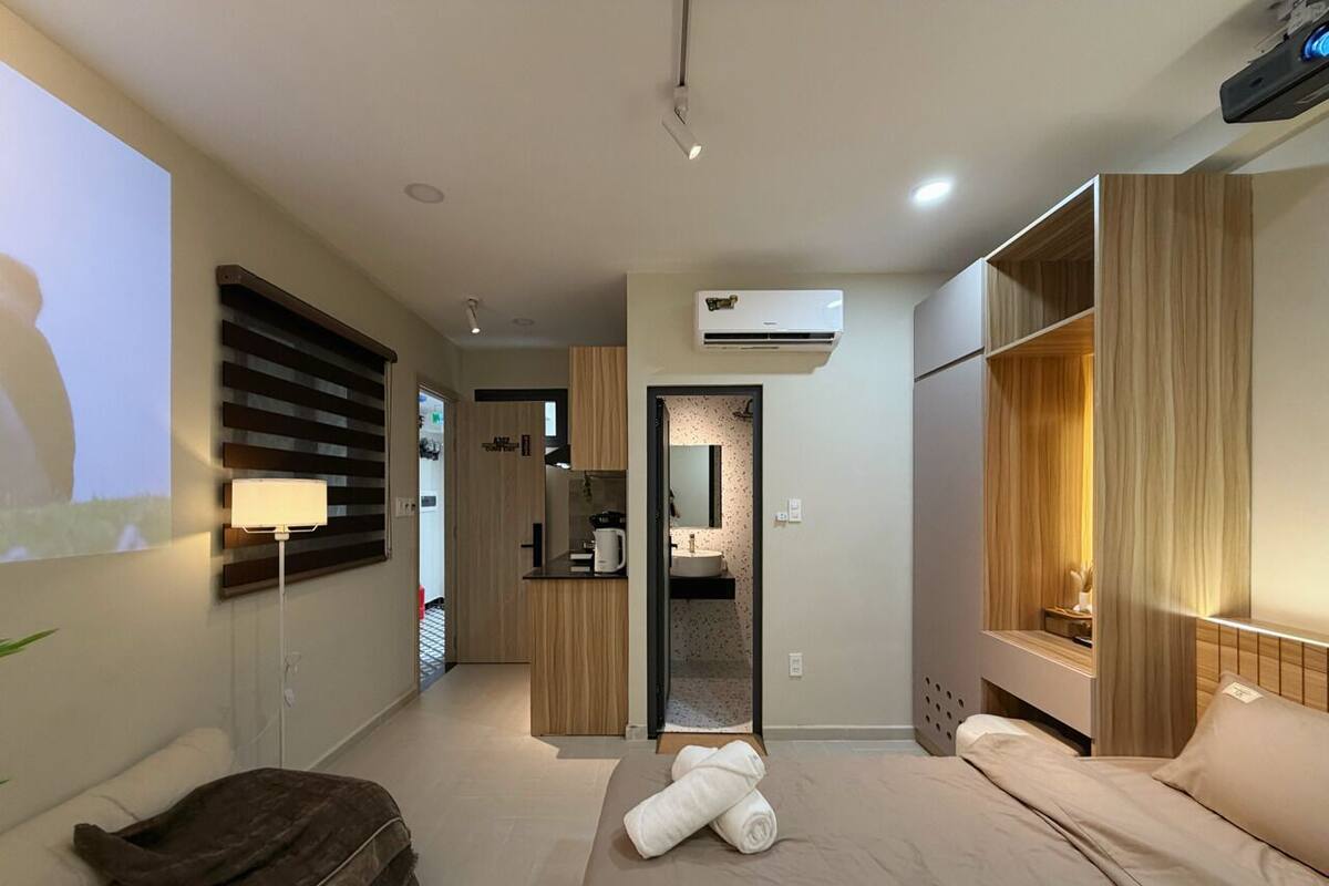 Royal Double Room Single Use, Kitchen, Tower | Premium bedding, down duvets, memory-foam beds, free minibar