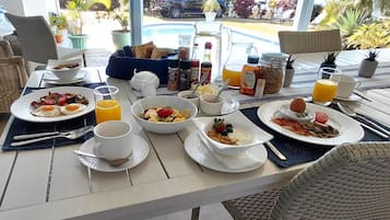 Daily local cuisine breakfast for a fee