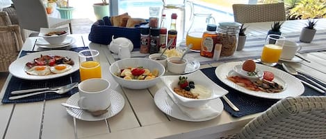Daily local cuisine breakfast for a fee