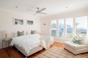 Iron/ironing board, WiFi, bed sheets - “Surfer's Abode” – minutes to the Beach (Avoca Beach)
