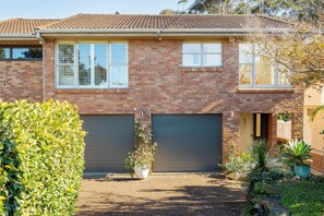 Exterior - “Surfer's Abode” – minutes to the Beach (Avoca Beach)