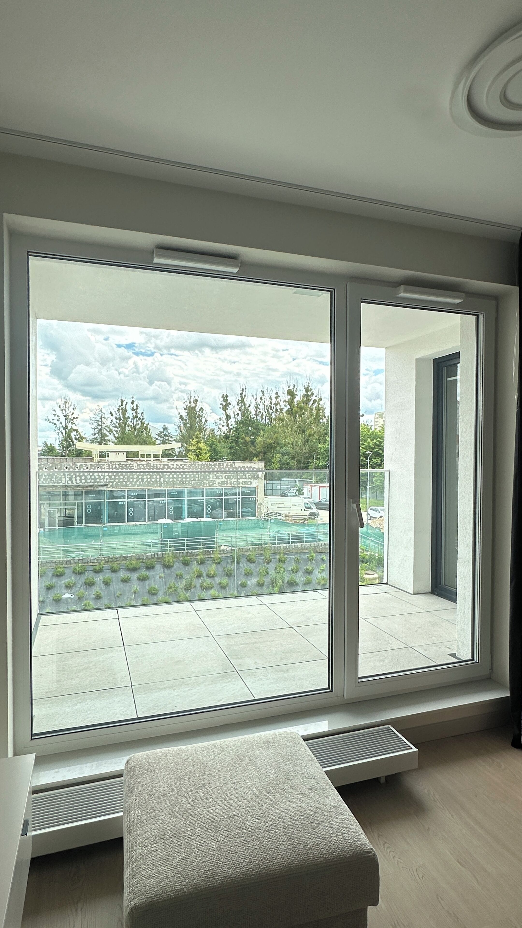 Deluxe Studio Suite, Courtyard View | Interior