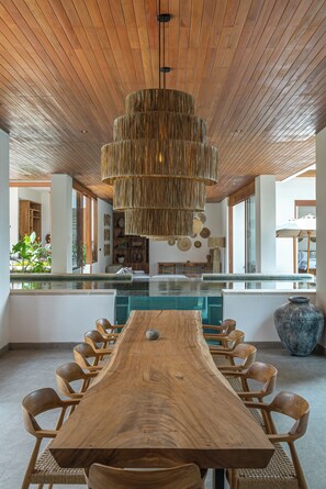 Villa, 6 Schlafzimmer, Balkon, Gartenblick | Esszimmer