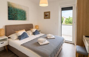 2 Schlafzimmer, Zimmersafe, Bügeleisen/Bügelbrett, Reisekinderbett