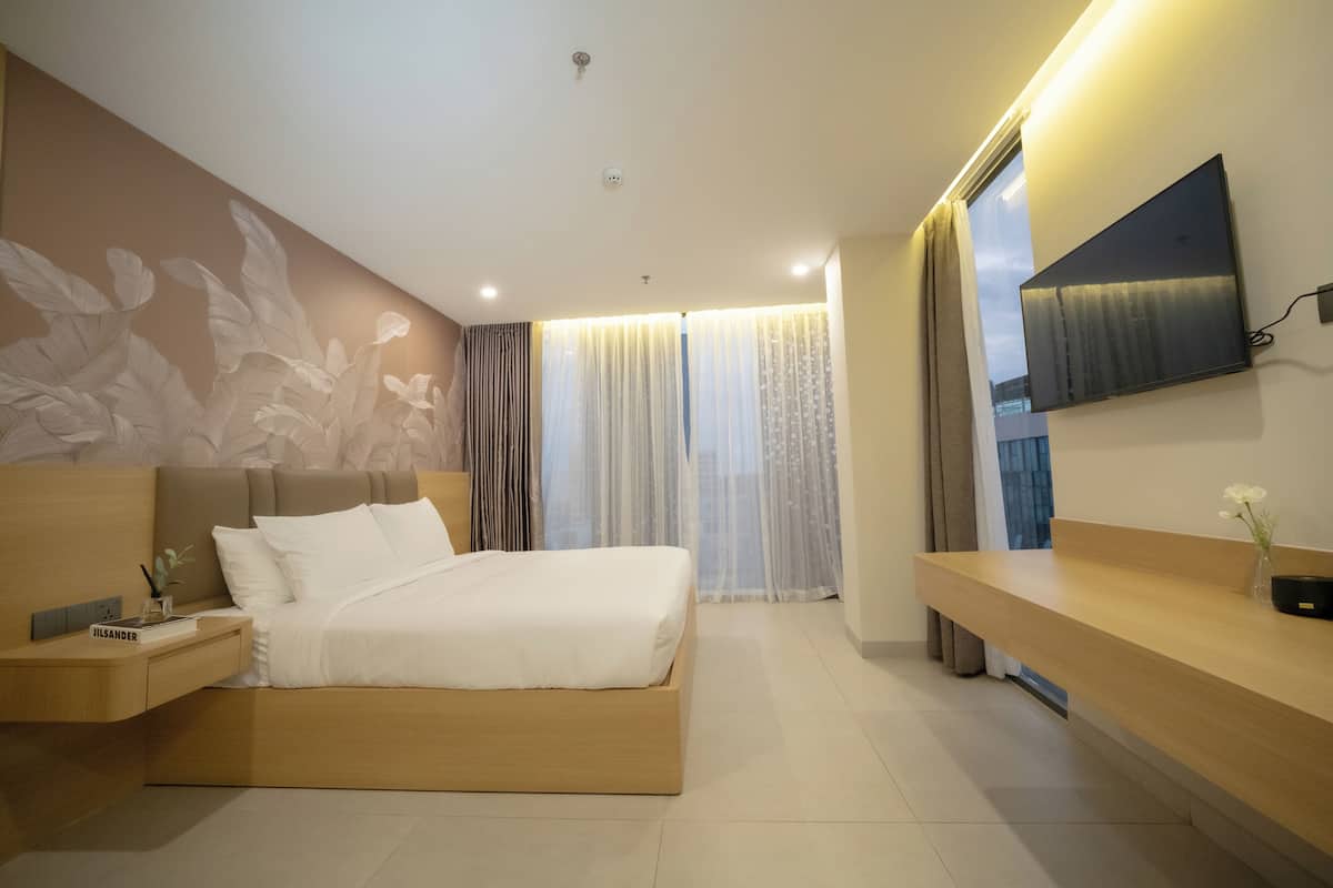 Executive Double Room, 1 King Bed, River View | Free WiFi
