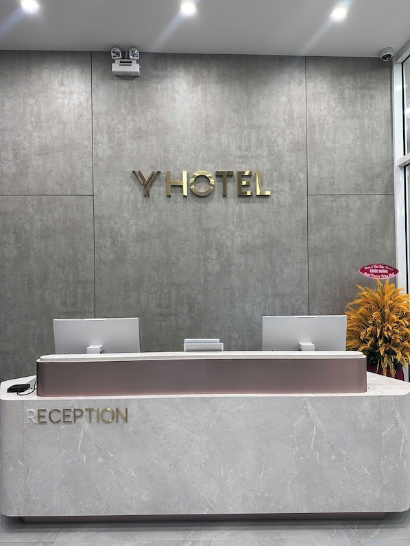 Reception - Y Hotel Phan Dinh Phung (Can Tho)