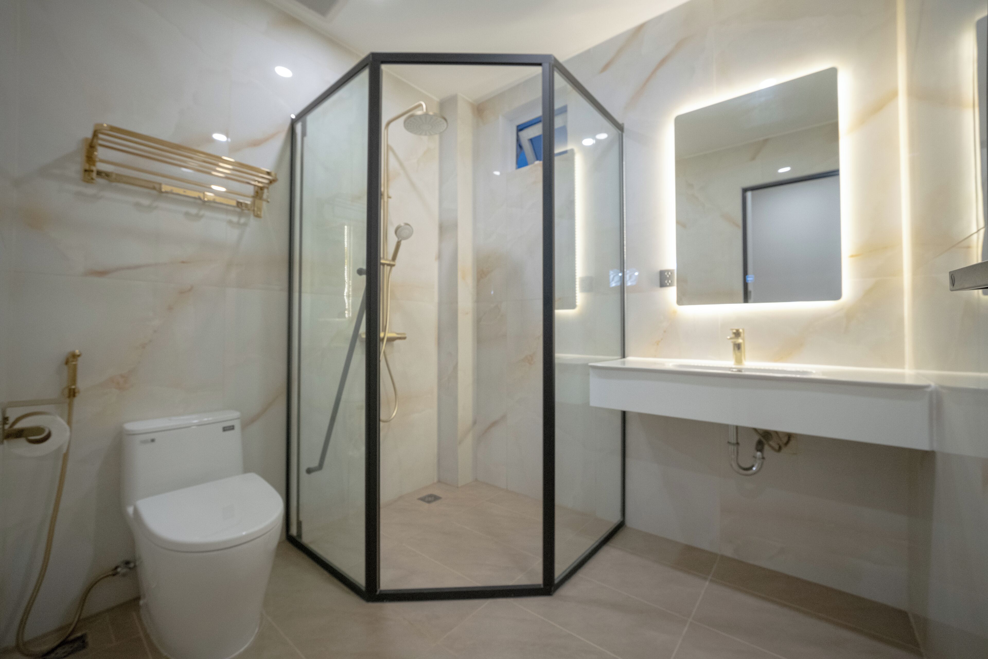 Superior Single Room | Bilik Mandi | Pancuran mandi, pengering rambut, tuala disediakan, sabun 