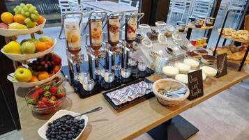 Free daily buffet breakfast