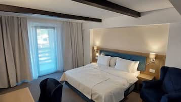 Minibar, in-room safe, blackout drapes, soundproofing
