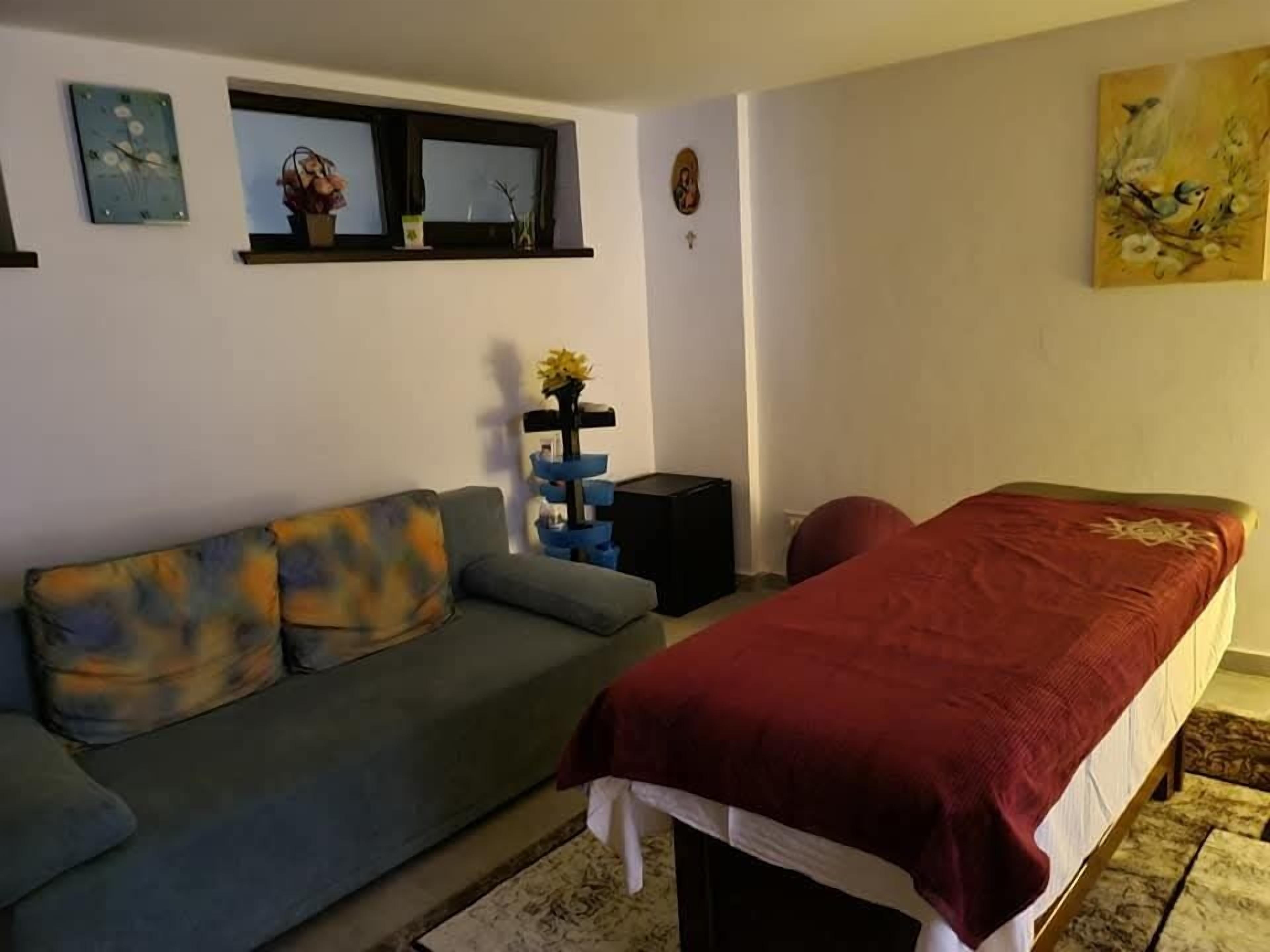 Sauna, hot tub, steam room, massages