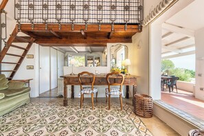 Interior - Villa Bellavista - Oasis with Pool, surrounded by greenery and Breathtaking Sunrises (Carloforte)