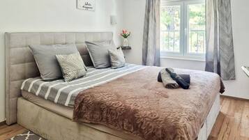 3 bedrooms, iron/ironing board, travel cot, free WiFi