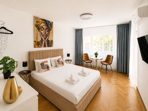 Prestige Atheneum Studio