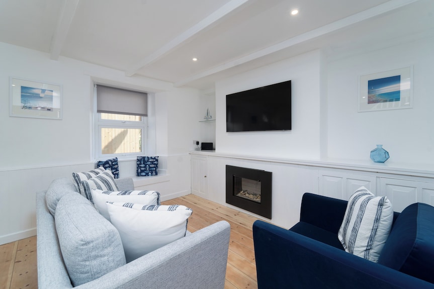 Karibu Cottage | Boutique Coastal Retreat With Parking | Walk To Beaches | Pets - St Ives