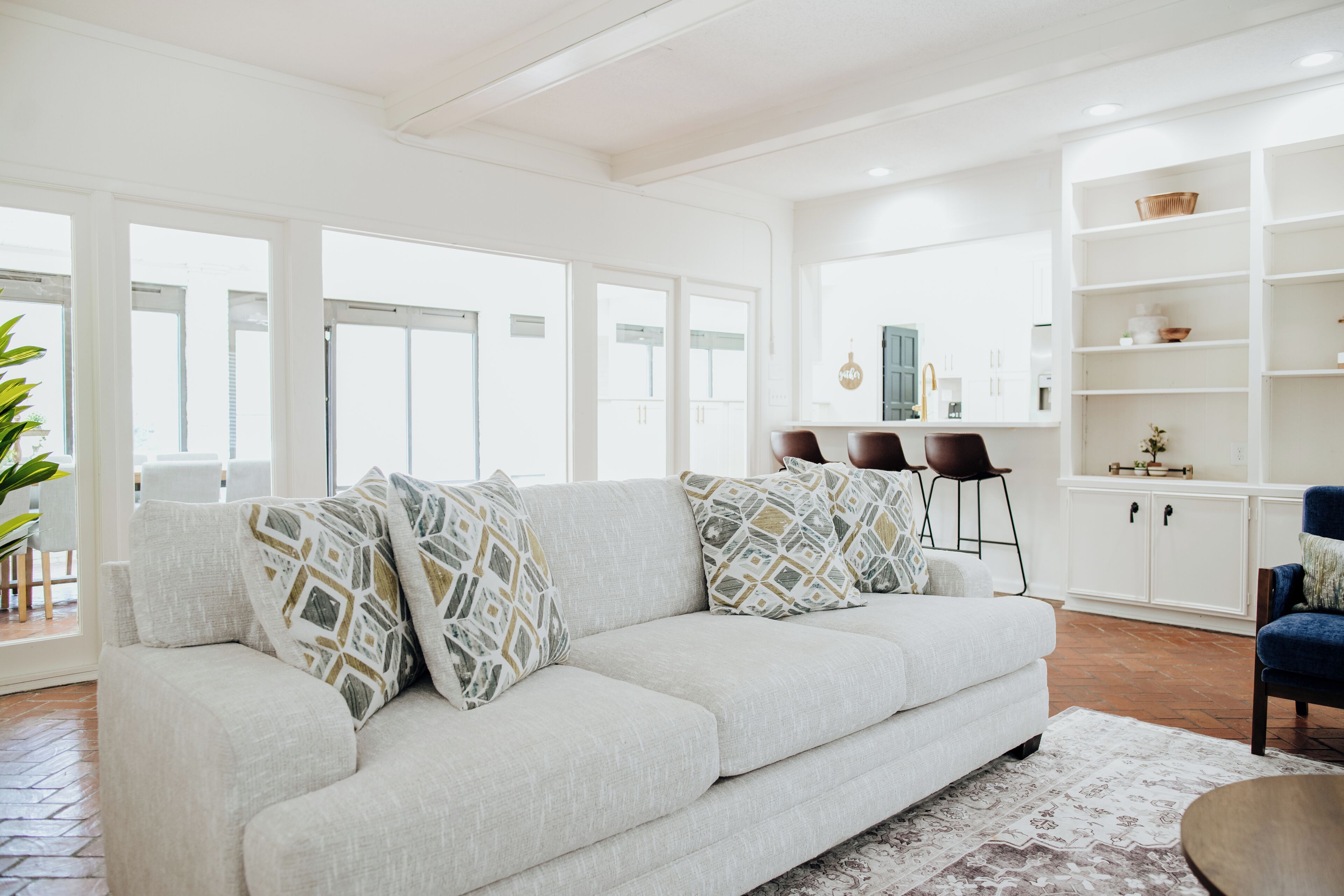 Smart-TV, Kamin, Arbeitsbereiche