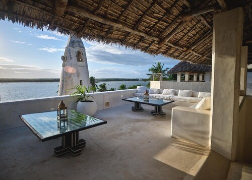 Mnarani House, Luxury 4 Bedrooms Villa with pool in Shela, Lamu Island.