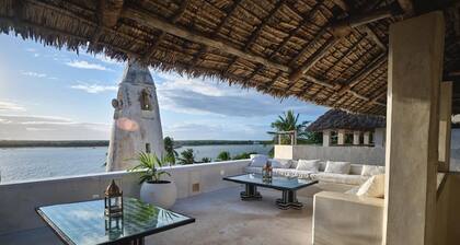 Mnarani House, Luxury 4 Bedrooms Villa with pool in Shela, Lamu Island.