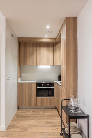 Deluxe Apartment | Private kitchen - Apartamentos Príncipe de Canalejas (Ma)