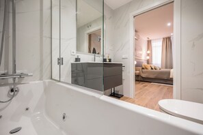Deluxe Apartment | Bathroom - Apartamentos Príncipe de Canalejas (Ma)
