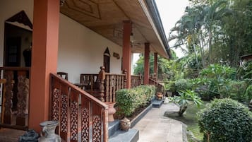 Basic Double Room, Courtyard View | Property grounds
