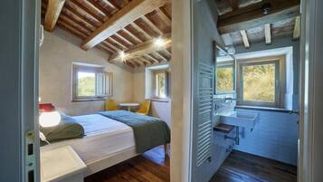 Doppia Comfort, vista giardino | Una cassaforte in camera, una scrivania, Wi-Fi gratuito