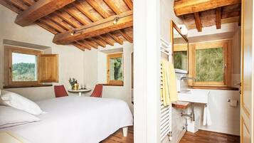 Classic Double Room, Garden View | In-room safe, desk, free WiFi