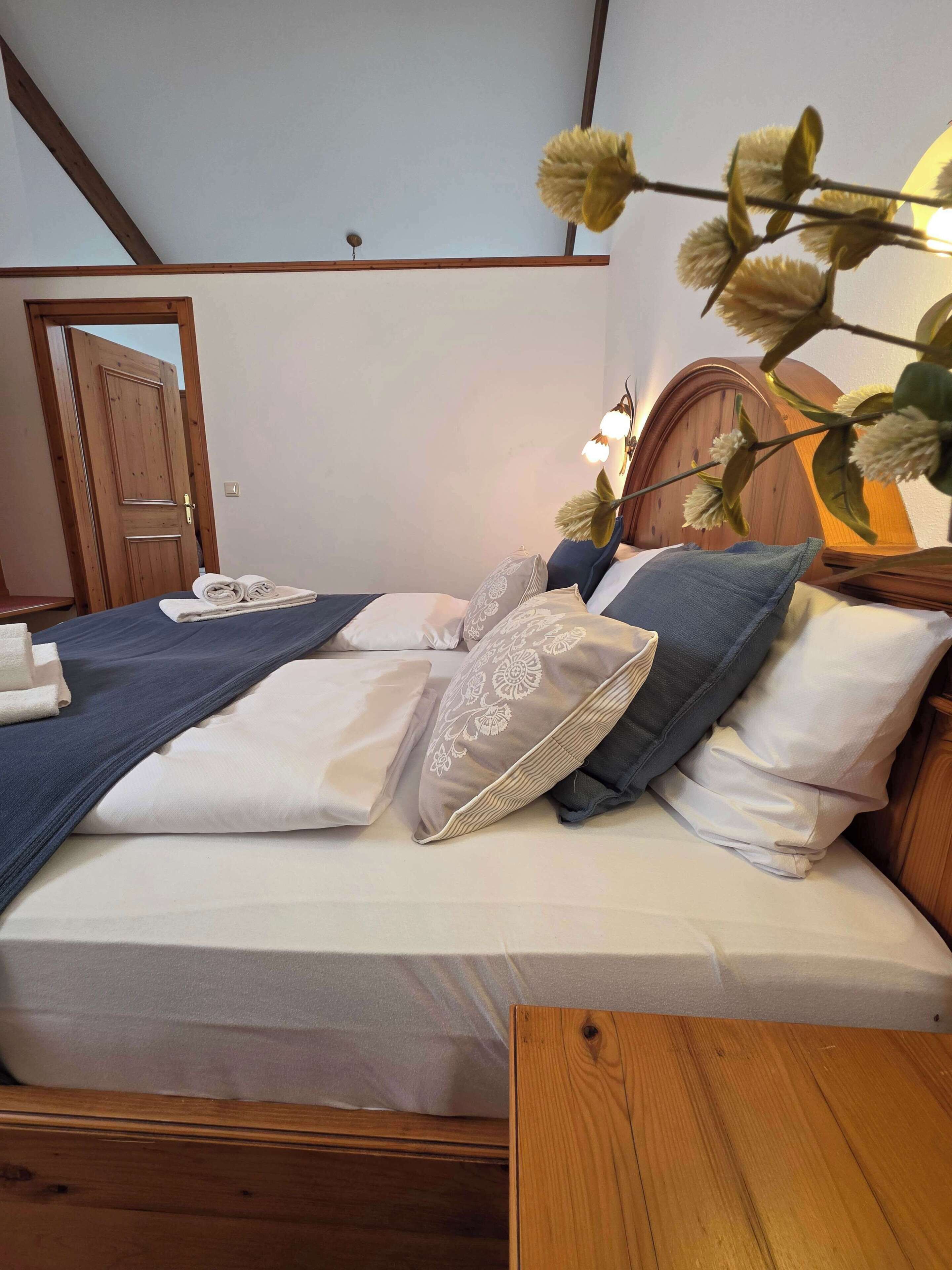 WiFi, bed sheets