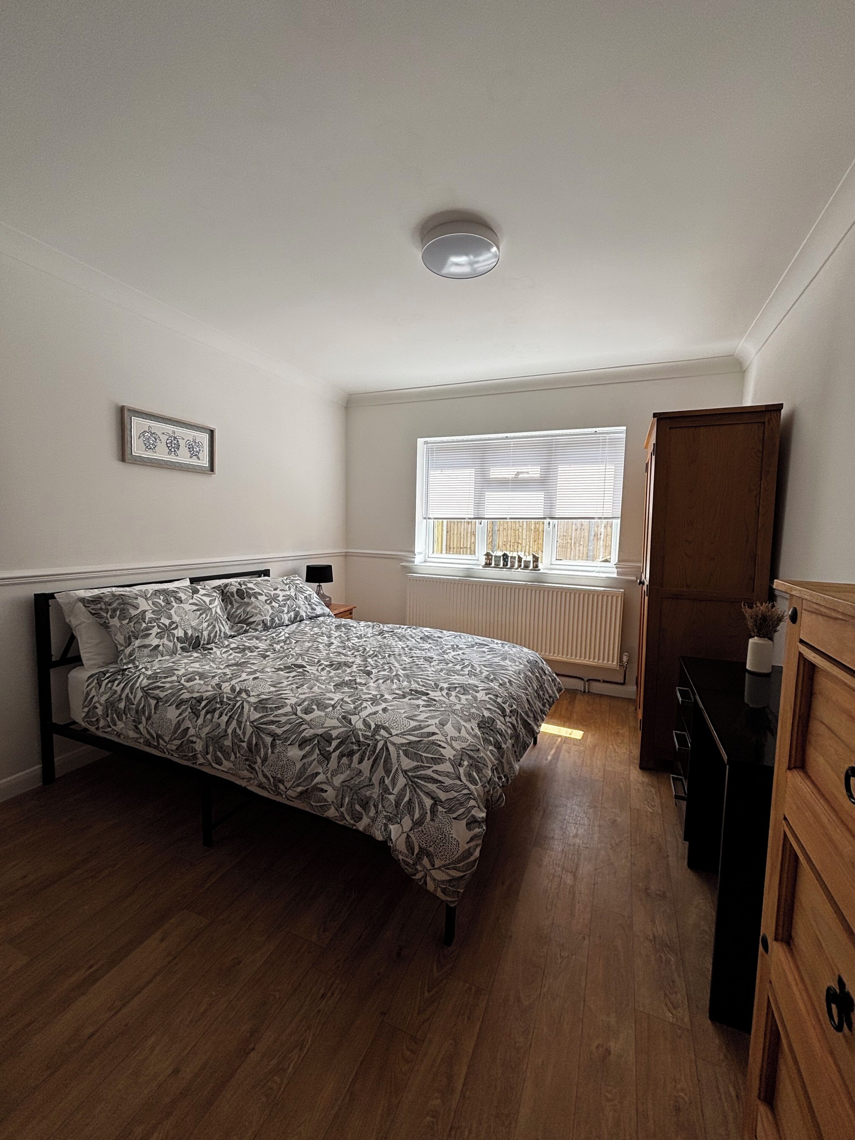 3 Schlafzimmer, Schreibtisch, Bügeleisen/Bügelbrett, WLAN