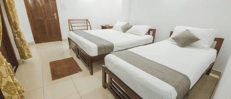 Luxury Triple Room, Balcony, Garden View | Laptop workspace, free WiFi