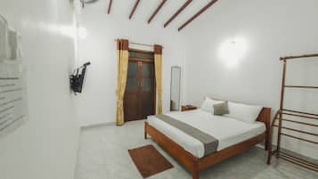 Luxury Double Room | Laptop workspace, free WiFi