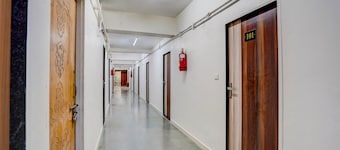 Deluxe Aura Inn