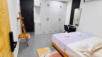 2 chambres, fer et planche à repasser, Wi-Fi gratuit, draps fournis