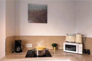 Private kitchen - View sailing school ship | central & modern | 4 pers (Bremerhaven)